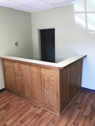Office Building - Augusta, KS: 102 E 5th Ave, Augusta, KS 67010